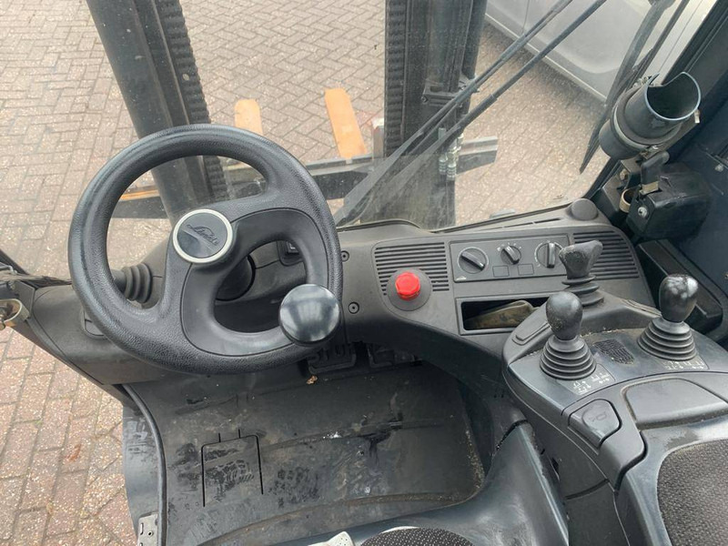 Linde E25 - Electric forklift: picture 4 Linde E25 - Electric forklift: picture 4