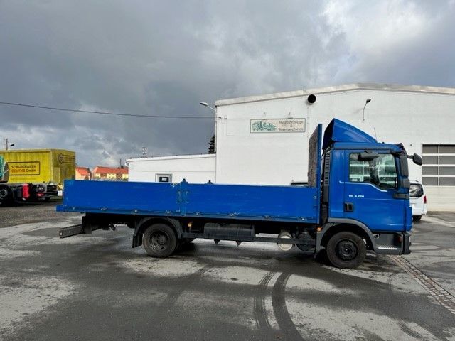 MAN TGL 8.220FG - Dropside/ Flatbed truck: picture 2 MAN TGL 8.220FG - Dropside/ Flatbed truck: picture 2