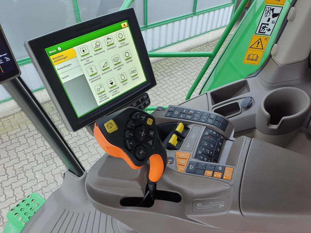 Lease a John Deere S770 John Deere S770: picture 6