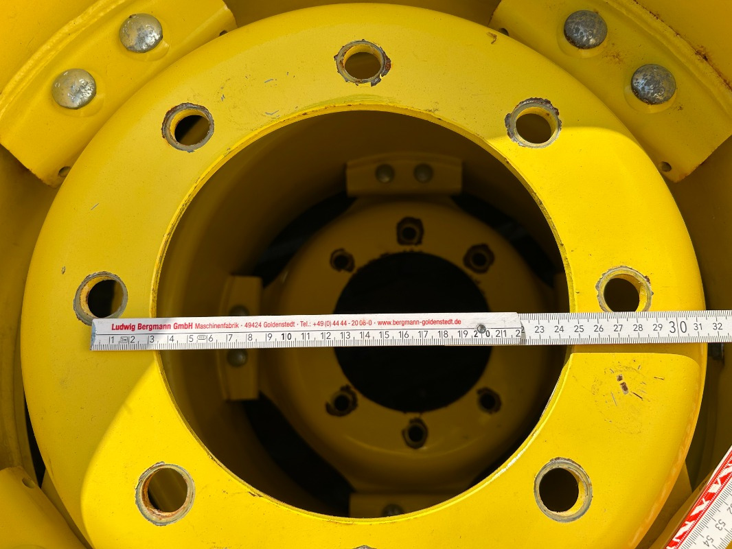 Mitas Kompletträder 540/65R38 480/65R24 - Tire for Agricultural machinery: picture 3 Mitas Kompletträder 540/65R38 480/65R24 - Tire for Agricultural machinery: picture 3