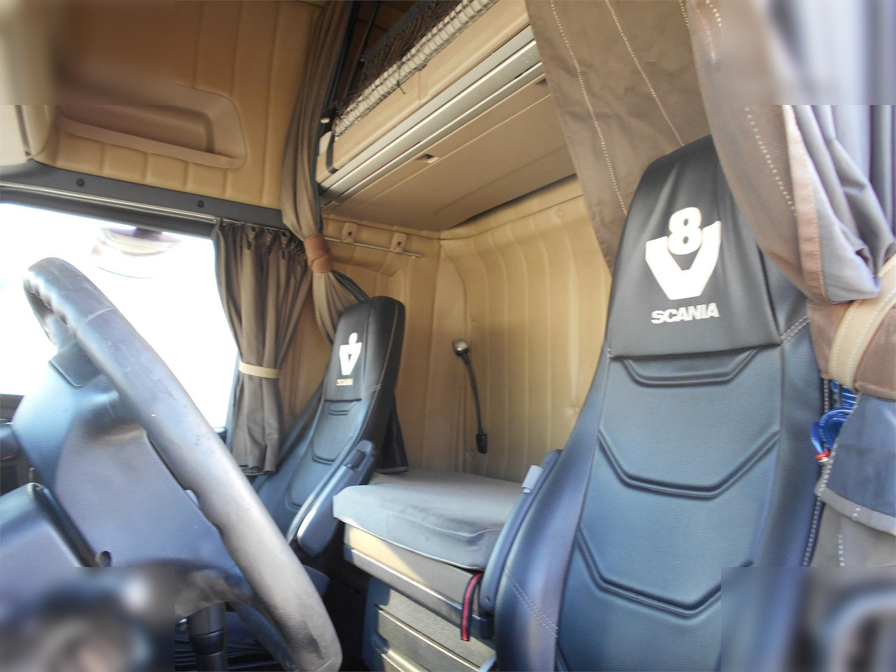 Curtainsider truck SCANIA R620: picture 6