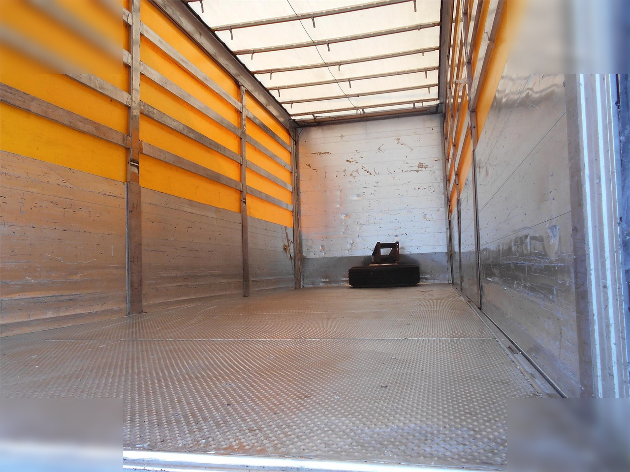 Curtainsider truck SCANIA R620: picture 9