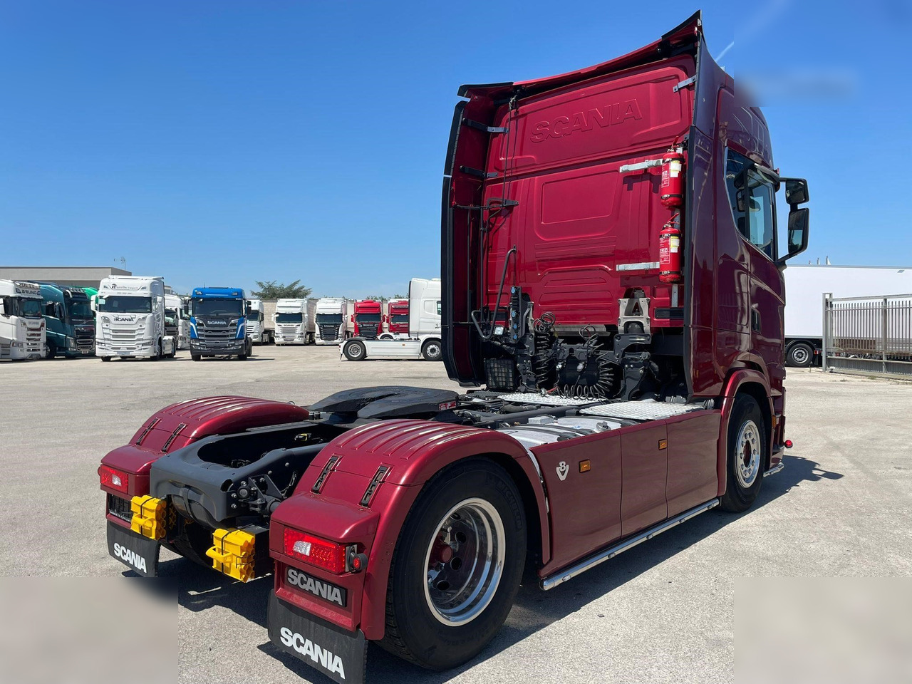 Tractor unit SCANIA S520: picture 6