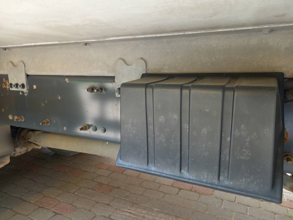 Refrigerator truck Volvo FM 330, 6x2, CARRIER SUPRA 950 U: picture 36