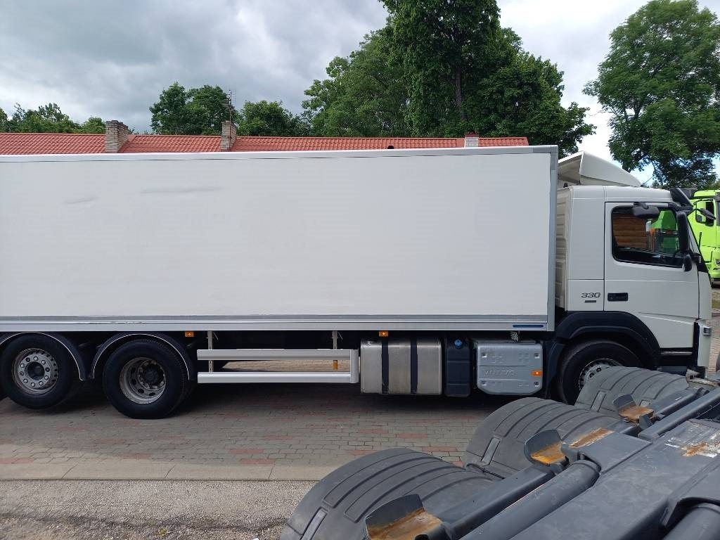 Refrigerator truck Volvo FM 330, 6x2, CARRIER SUPRA 950 U: picture 20