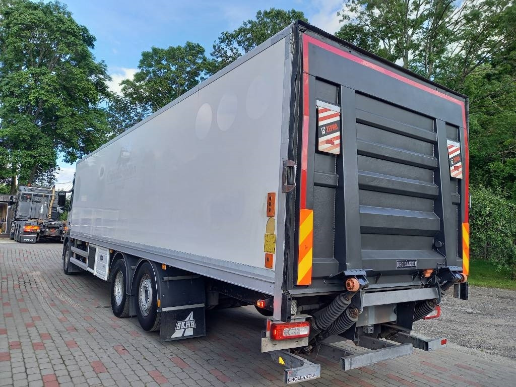 Refrigerator truck Volvo FM 330, 6x2, CARRIER SUPRA 950 U: picture 27
