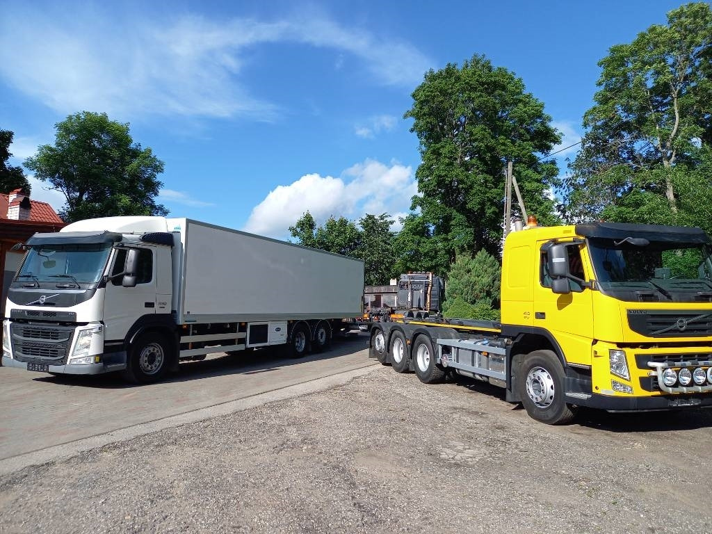 Refrigerator truck Volvo FM 330, 6x2, CARRIER SUPRA 950 U: picture 13