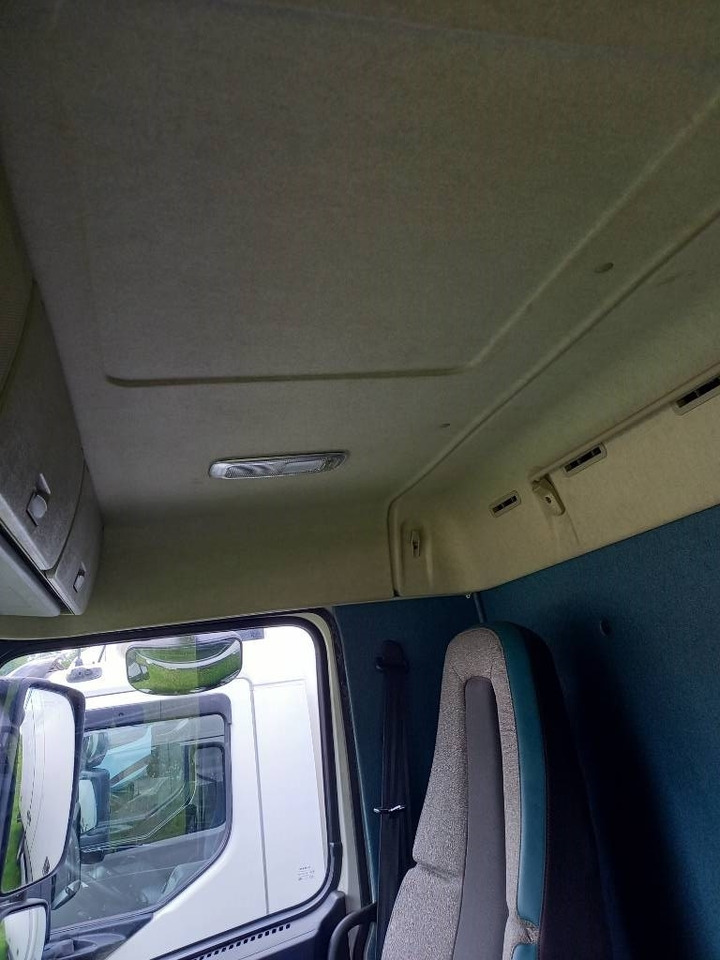 Refrigerator truck Volvo FM 330, 6x2, CARRIER SUPRA 950 U: picture 50