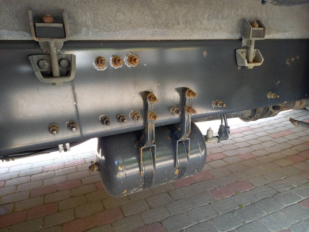 Refrigerator truck Volvo FM 330, 6x2, CARRIER SUPRA 950 U: picture 35