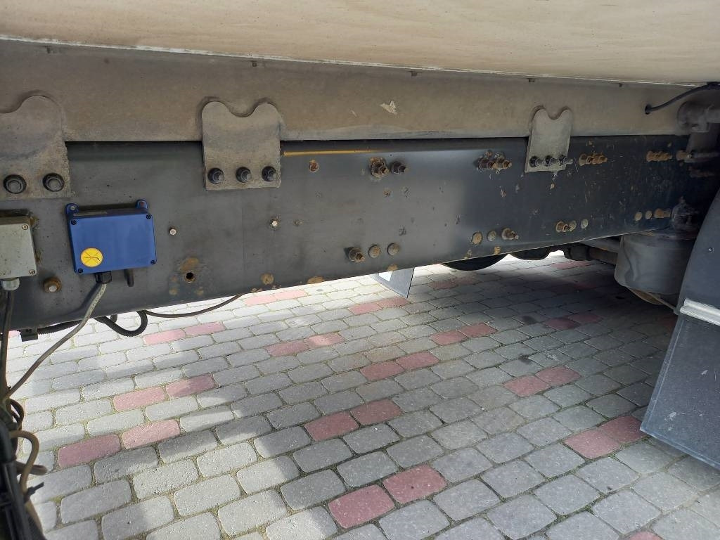 Refrigerator truck Volvo FM 330, 6x2, CARRIER SUPRA 950 U: picture 43