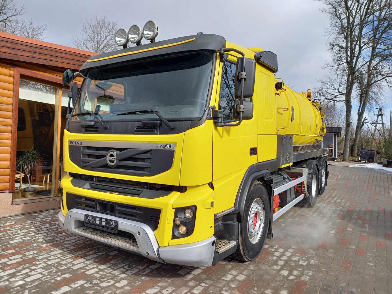 Volvo FMX 450, 6X2, VACUUM - Vacuum truck: picture 1 Volvo FMX 450, 6X2, VACUUM - Vacuum truck: picture 1