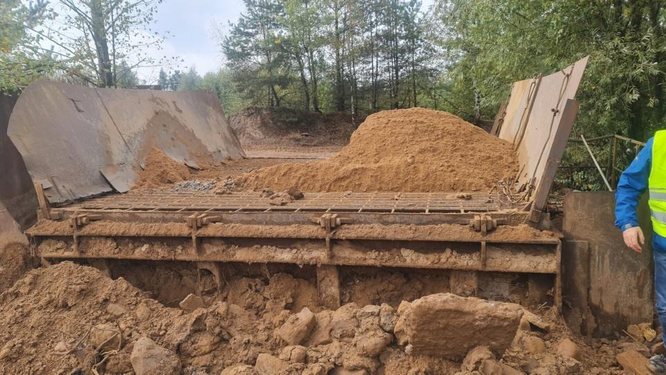 Construction machinery Aufgabetrichter ca. 70m³: picture 6