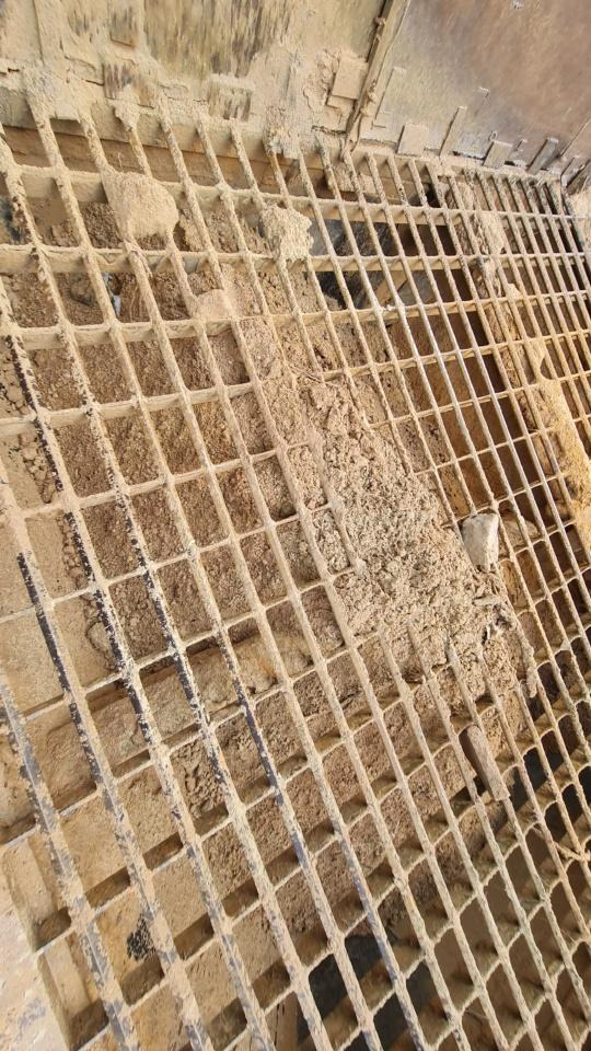 Construction machinery Aufgabetrichter ca. 70m³: picture 11