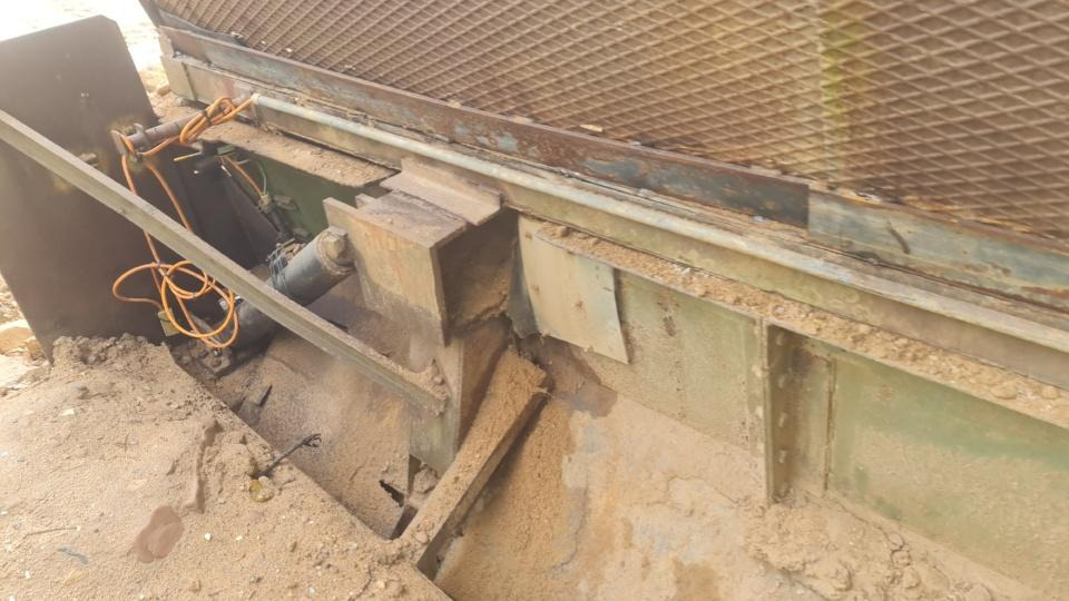 Construction machinery Aufgabetrichter ca. 70m³: picture 9