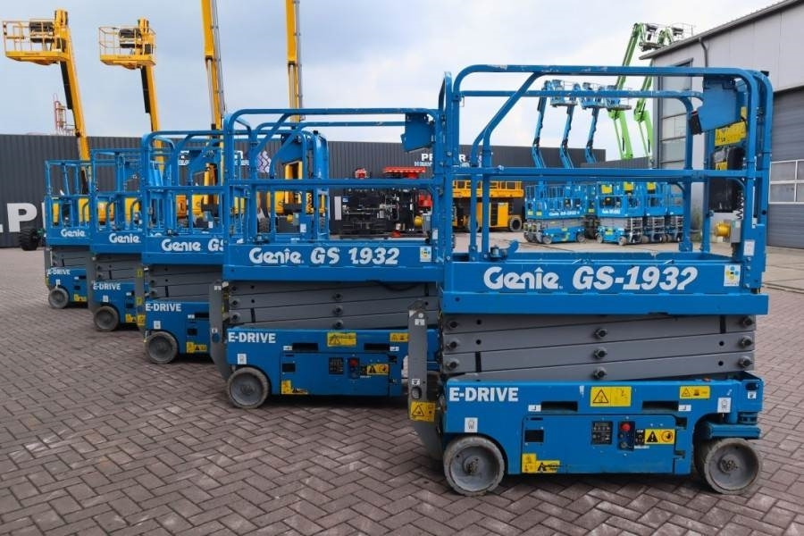Scissor lift Genie GS1932 E-Drive Several In Stock, 8m Working Height: picture 7