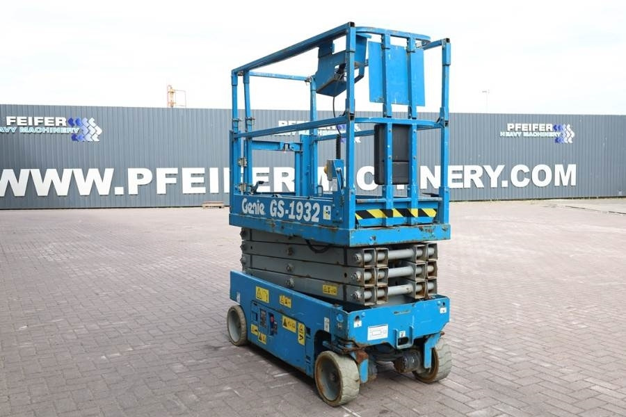 Scissor lift Genie GS1932 Electric, Working Height 7.8 m, 227kg Capac: picture 8