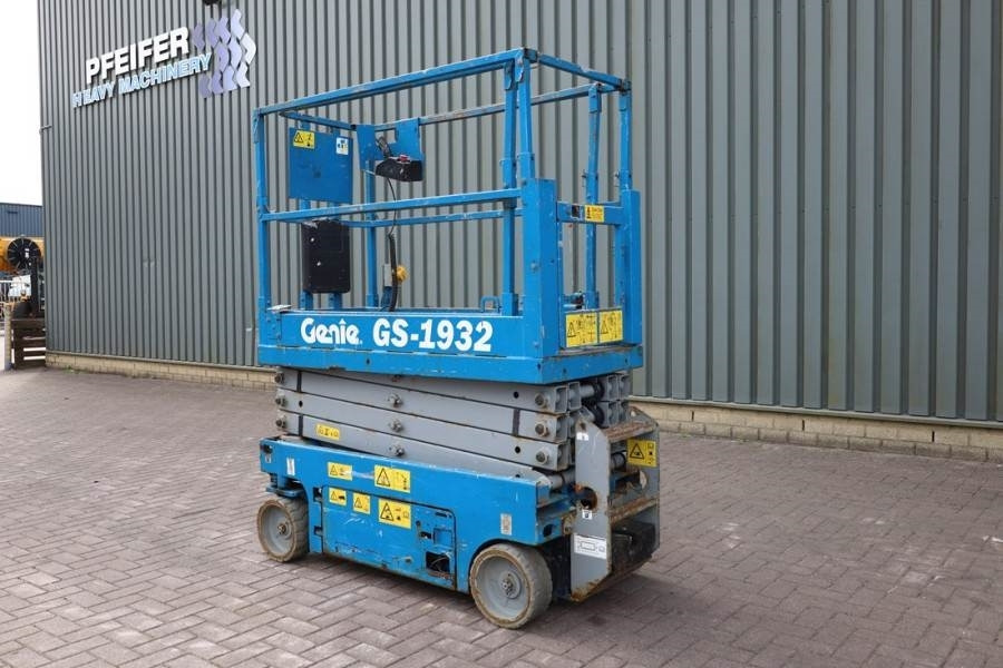 Scissor lift Genie GS1932 Electric, Working Height 7.8 m, 227kg Capac: picture 9
