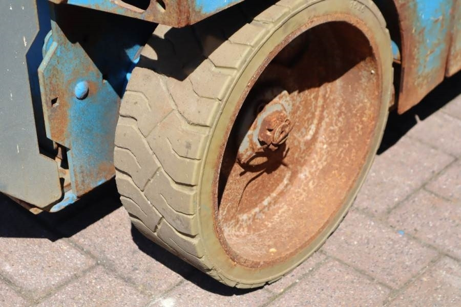 Scissor lift Genie GS2632 Electric, Working Height 10m, 227kg Capacit: picture 10 Scissor lift Genie GS2632 Electric, Working Height 10m, 227kg Capacit: picture 10