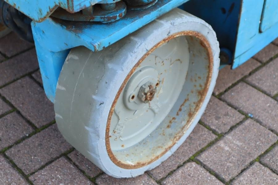 Scissor lift Genie GS2632 Electric, Working Height 10m, 227kg Capacit: picture 13