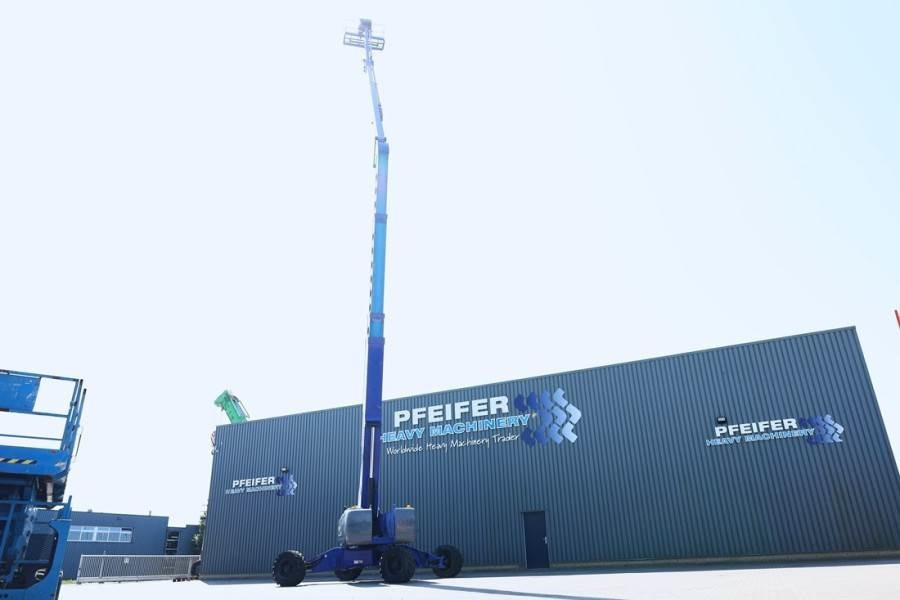 Genie Z135/70 Diesel, 4x4x4 Drive, 43m Lifting Height, 2 - Articulated boom: picture 3 Genie Z135/70 Diesel, 4x4x4 Drive, 43m Lifting Height, 2 - Articulated boom: picture 3