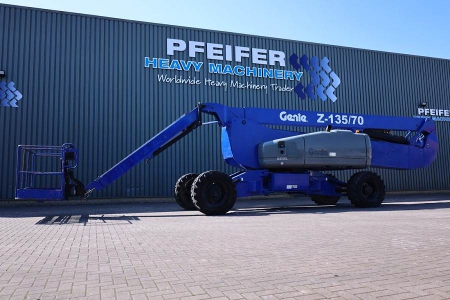 Genie Z135/70 Diesel, 4x4x4 Drive, 43m Lifting Height, 2 - Articulated boom: picture 1 Genie Z135/70 Diesel, 4x4x4 Drive, 43m Lifting Height, 2 - Articulated boom: picture 1
