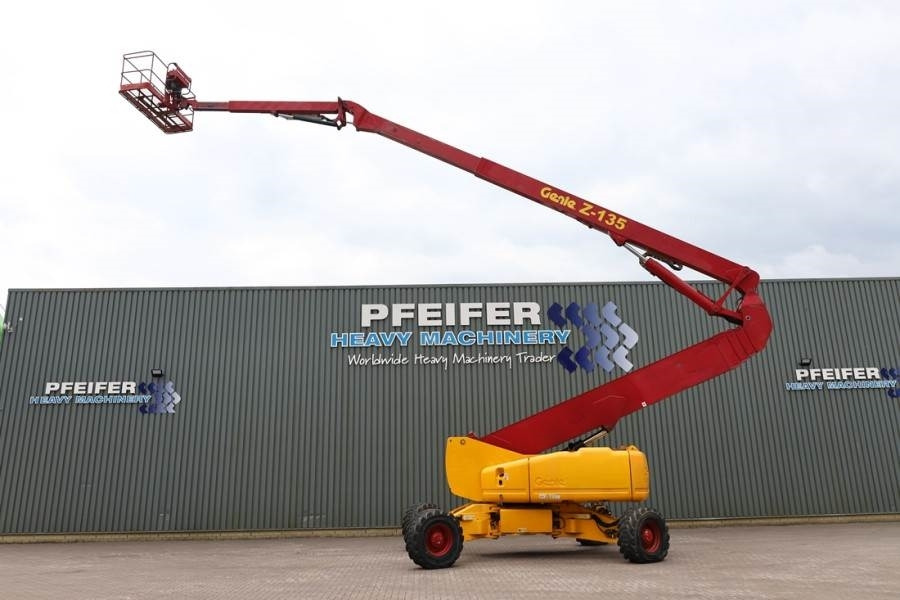 Genie Z135/70 Diesel, 4x4x4 Drive, 43m Lifting Height, 2 - Articulated boom: picture 3 Genie Z135/70 Diesel, 4x4x4 Drive, 43m Lifting Height, 2 - Articulated boom: picture 3