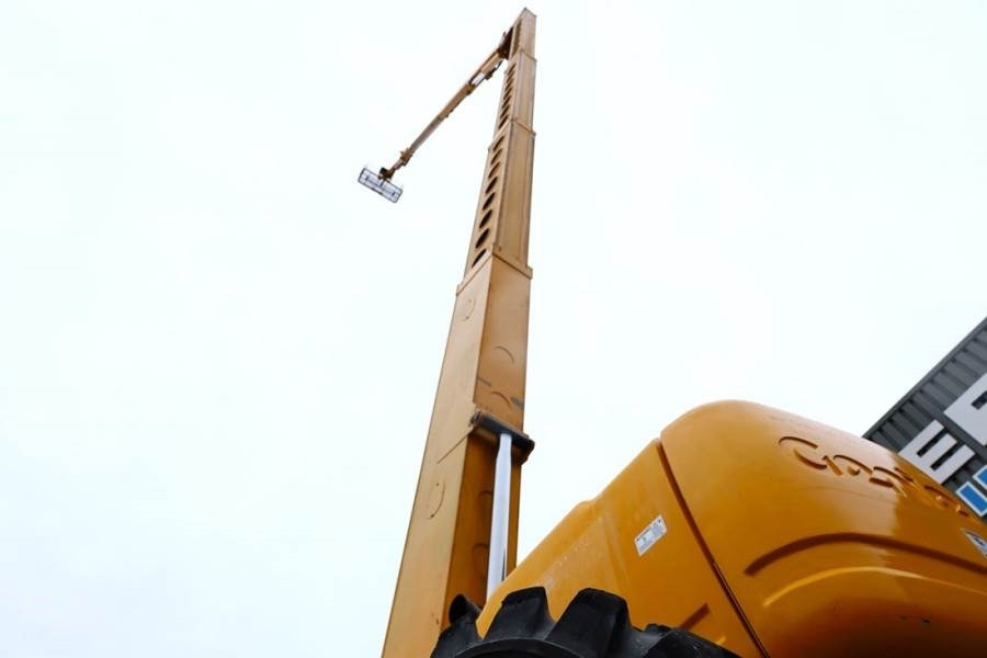 Genie Z135/70 Diesel, 4x4x4 Drive, 43m Lifting Height, 2 - Articulated boom: picture 3 Genie Z135/70 Diesel, 4x4x4 Drive, 43m Lifting Height, 2 - Articulated boom: picture 3