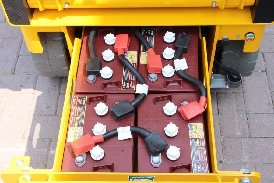 Haulotte Compact 8 Valid inspection, *Guarantee! Electric, - Scissor lift: picture 3 Haulotte Compact 8 Valid inspection, *Guarantee! Electric, - Scissor lift: picture 3
