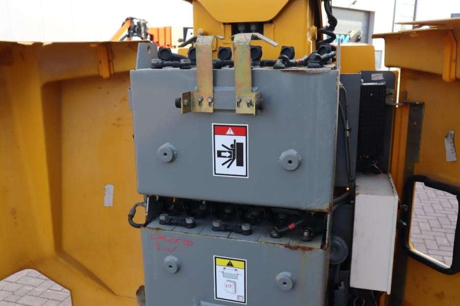 Haulotte STAR 10 As-Is, Electric, 10m Working Height, 3m Re - Articulated boom: picture 5 Haulotte STAR 10 As-Is, Electric, 10m Working Height, 3m Re - Articulated boom: picture 5