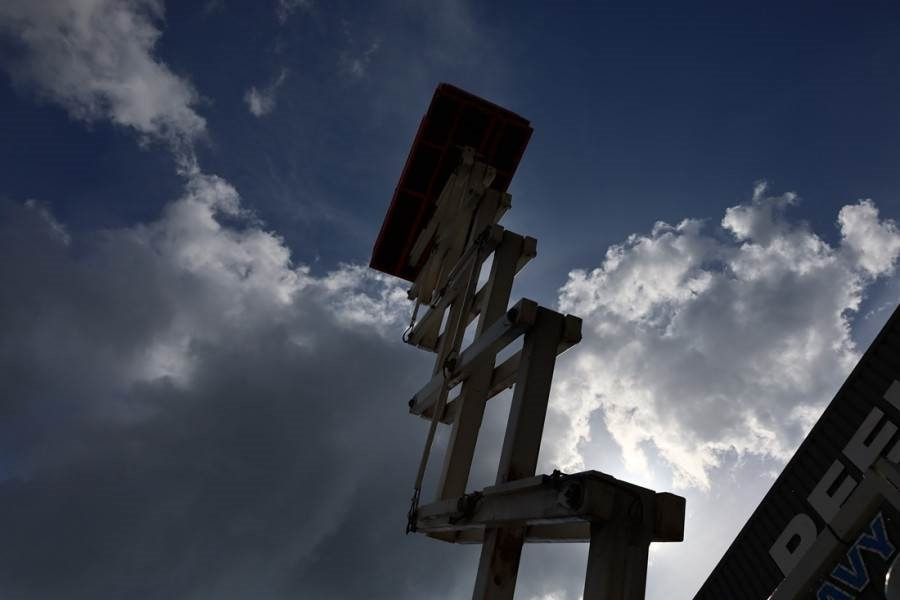 Scissor lift Holland Lift B-195DL25-4WD Diesel, 4x4 Drive, 21.5m Working Hei: picture 10