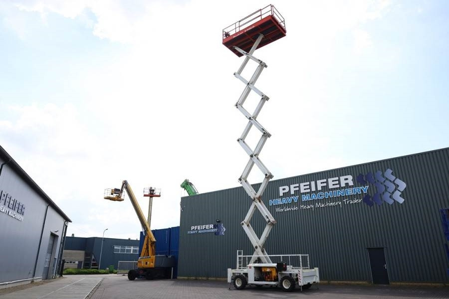 Scissor lift Holland Lift B-195DL25-4WD Diesel, 4x4 Drive, 21.5m Working Hei: picture 9
