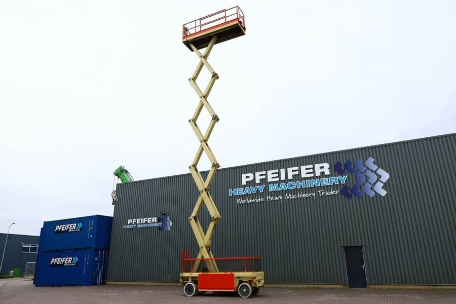 Liftlux SL153-12 Electric, 17.3m Working Height, 500kg Cap - Scissor lift: picture 3 Liftlux SL153-12 Electric, 17.3m Working Height, 500kg Cap - Scissor lift: picture 3