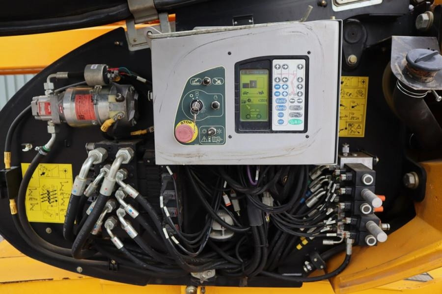 Manitou 160 ATJ Diesel, 4x4x4 Drive, 16m Working Height, 8 - Articulated boom: picture 4 Manitou 160 ATJ Diesel, 4x4x4 Drive, 16m Working Height, 8 - Articulated boom: picture 4