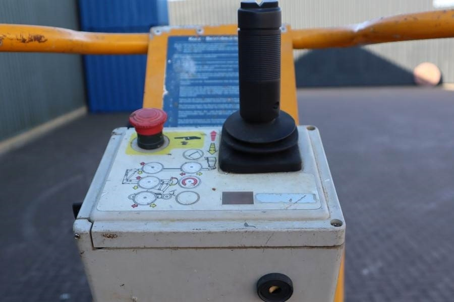 Snorkel A38E Electric, 13.5m Working Height, 6.1m Reach, 2 - Articulated boom: picture 4 Snorkel A38E Electric, 13.5m Working Height, 6.1m Reach, 2 - Articulated boom: picture 4