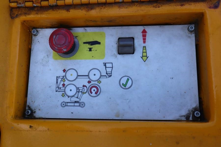 Snorkel A38E Electric, 13.5m Working Height, 6.1m Reach, 2 - Articulated boom: picture 5 Snorkel A38E Electric, 13.5m Working Height, 6.1m Reach, 2 - Articulated boom: picture 5