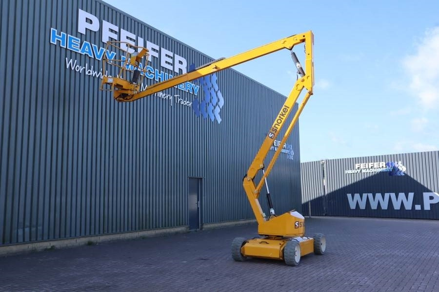 Snorkel A38E Electric, 13.5m Working Height, 6.1m Reach, 2 - Articulated boom: picture 3 Snorkel A38E Electric, 13.5m Working Height, 6.1m Reach, 2 - Articulated boom: picture 3