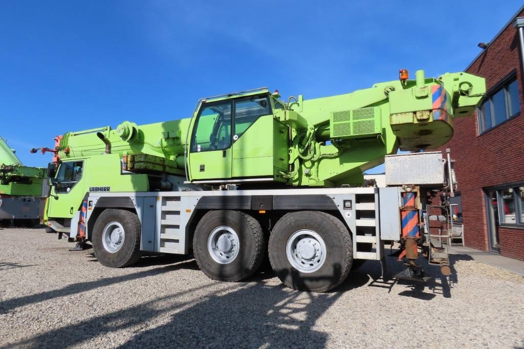Liebherr LTM 1055-3.2 - All terrain crane: picture 4 Liebherr LTM 1055-3.2 - All terrain crane: picture 4