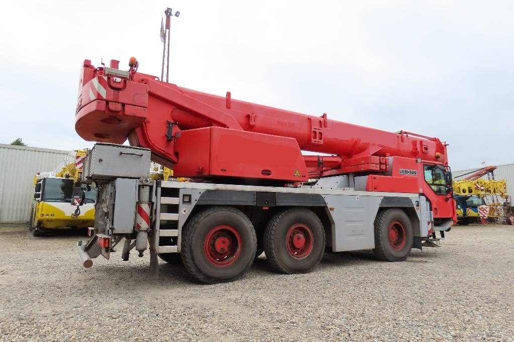 Liebherr LTM 1055-3.2 - All terrain crane: picture 3 Liebherr LTM 1055-3.2 - All terrain crane: picture 3