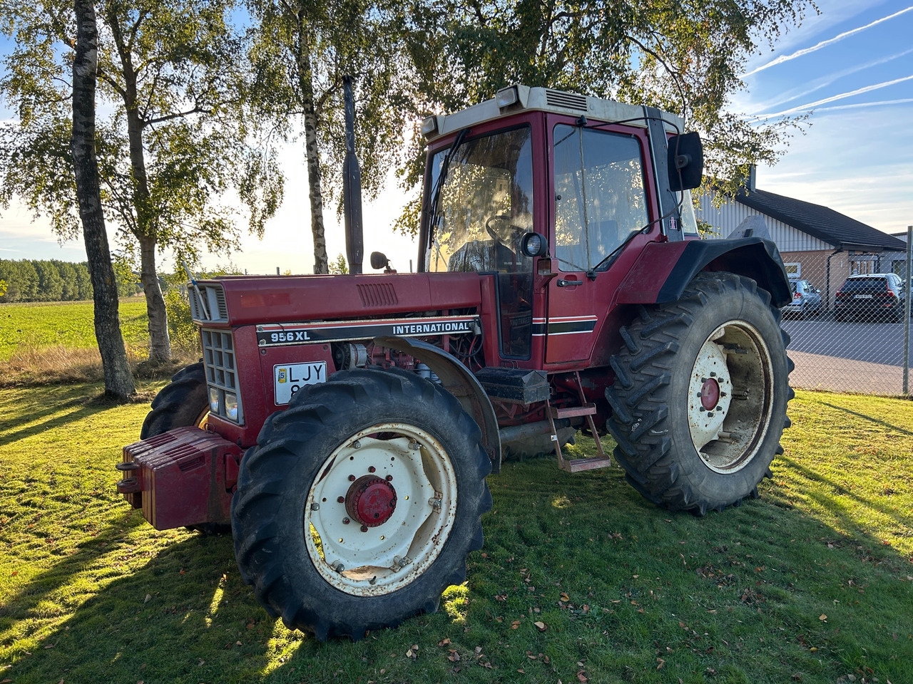 International 956 XL - Farm tractor: picture 1 International 956 XL - Farm tractor: picture 1