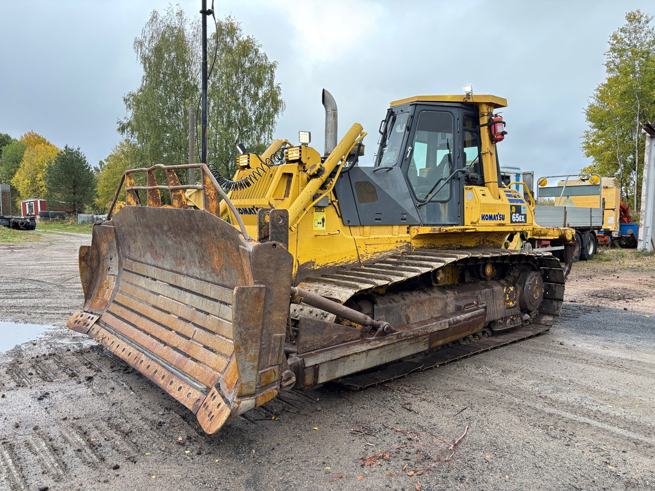 Komatsu D65EX-12 - Excavator: picture 1 Komatsu D65EX-12 - Excavator: picture 1