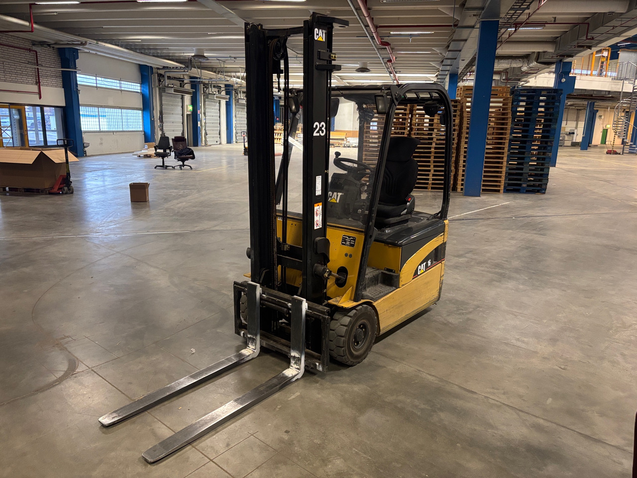 CAT EP16NT - Material handling equipment: picture 1 CAT EP16NT - Material handling equipment: picture 1