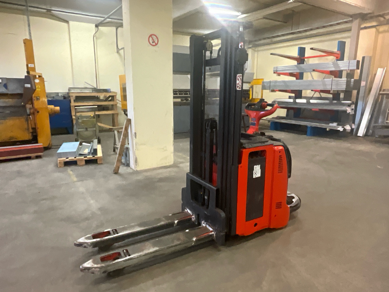 Linde D12 AP - Material handling equipment: picture 1 Linde D12 AP - Material handling equipment: picture 1