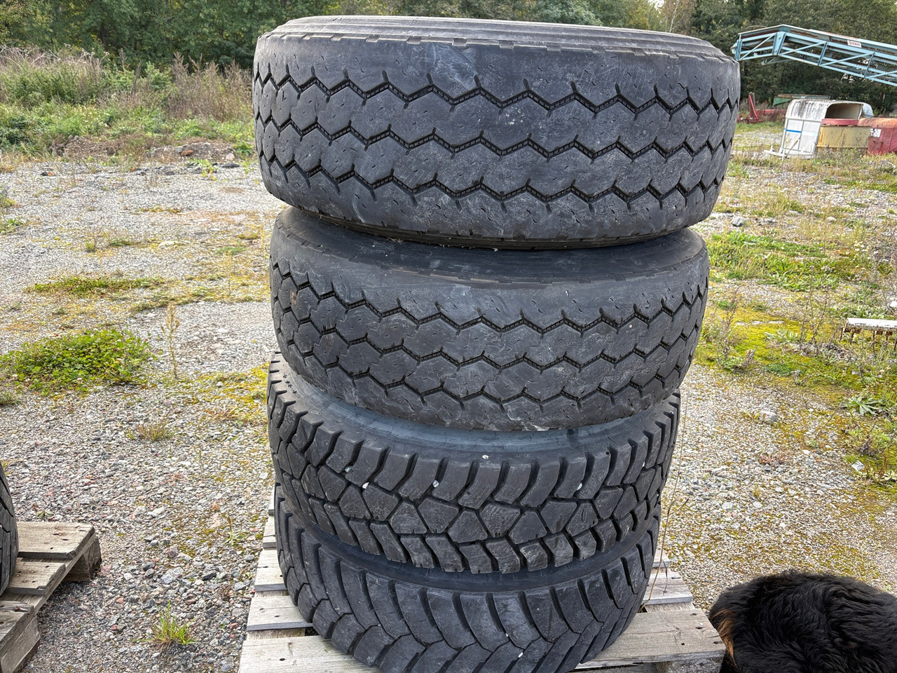 Okänt 385/65R22.5 - Tire for Construction machinery: picture 1 Okänt 385/65R22.5 - Tire for Construction machinery: picture 1