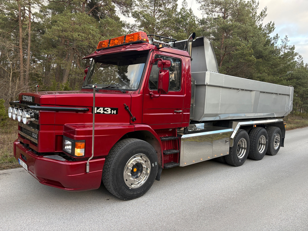 Scania T143H - Tipper: picture 1 Scania T143H - Tipper: picture 1