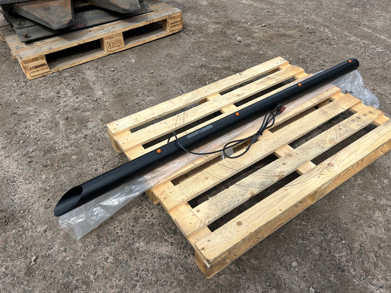 Side-Liner - Tool/ Equipment: picture 1 Side-Liner - Tool/ Equipment: picture 1