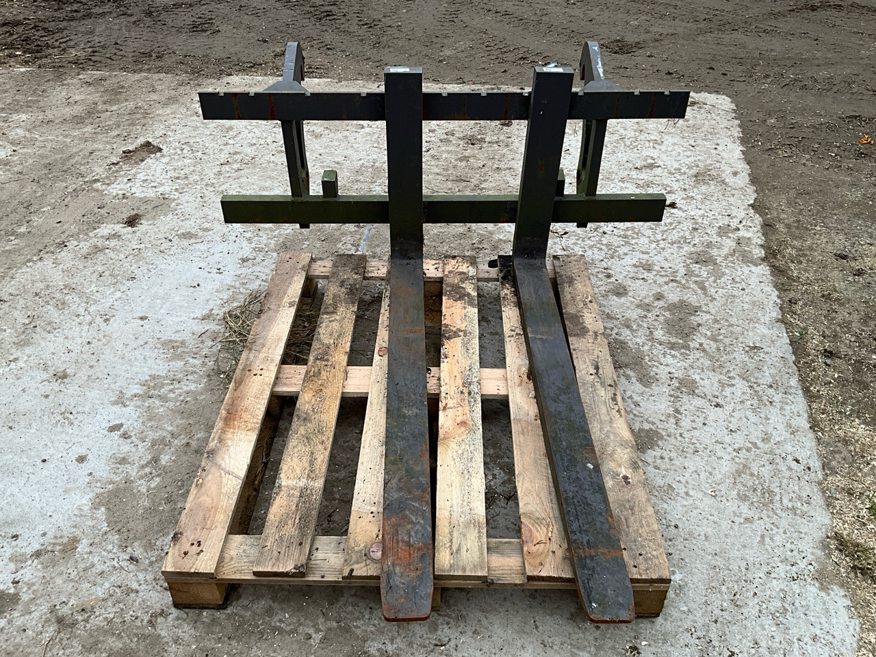 Volvo 2812454 - Forks for Construction machinery: picture 1 Volvo 2812454 - Forks for Construction machinery: picture 1