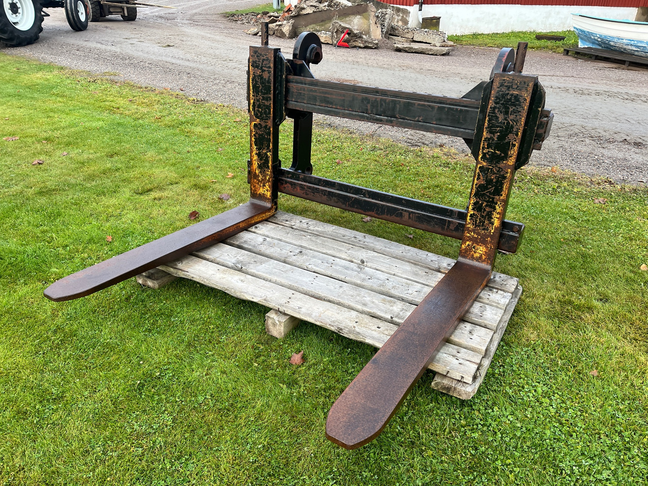 Volvo BM  - Forks for Construction machinery: picture 1 Volvo BM  - Forks for Construction machinery: picture 1