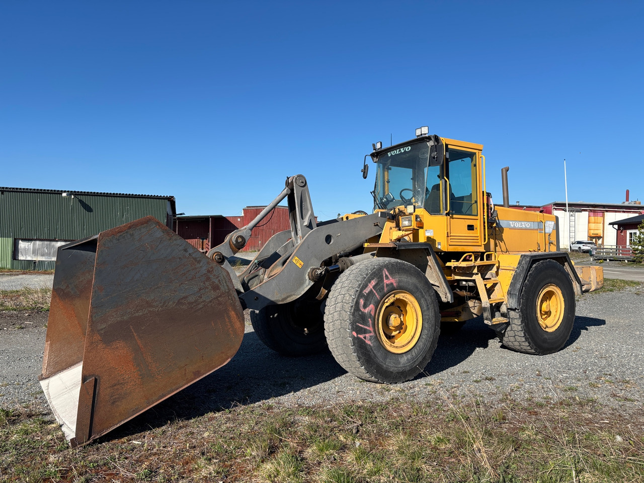 Volvo L120C - Wheel loader: picture 1 Volvo L120C - Wheel loader: picture 1