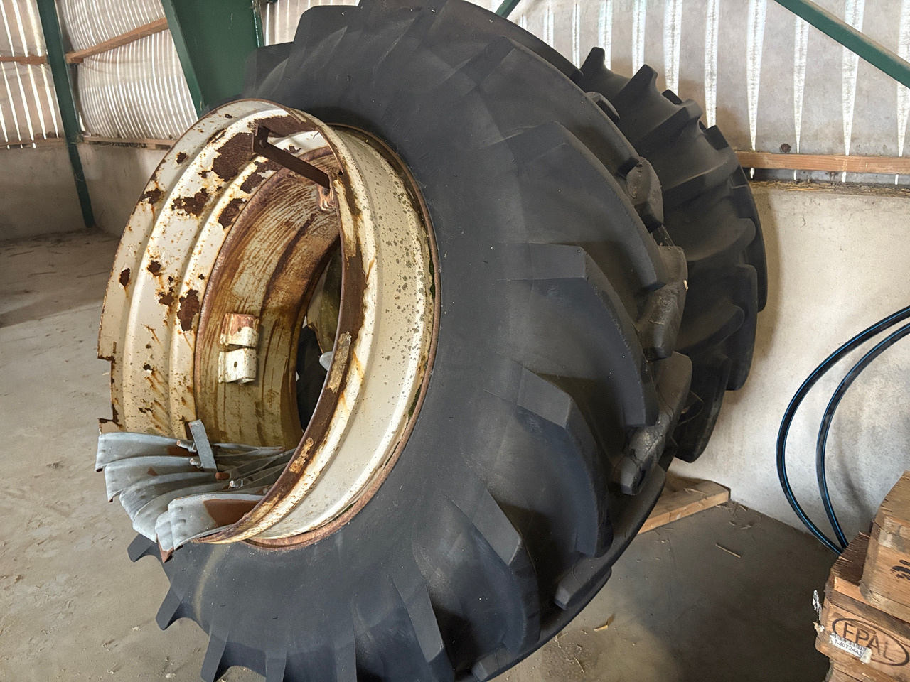 Vredesstein - Tire for Agricultural machinery: picture 1 Vredesstein - Tire for Agricultural machinery: picture 1
