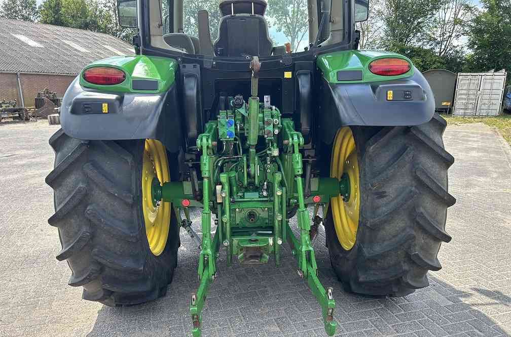 John Deere 6115R 6.115R - Farm tractor: picture 3 John Deere 6115R 6.115R - Farm tractor: picture 3